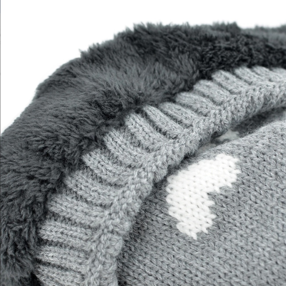 Women's Hearts and Pom Pom Knit Winter Hat - Picture 3 of 7